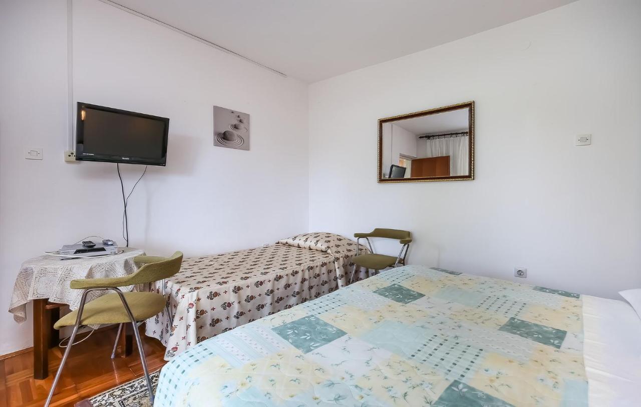 Ana Apartment โปเรช ภายนอก รูปภาพ