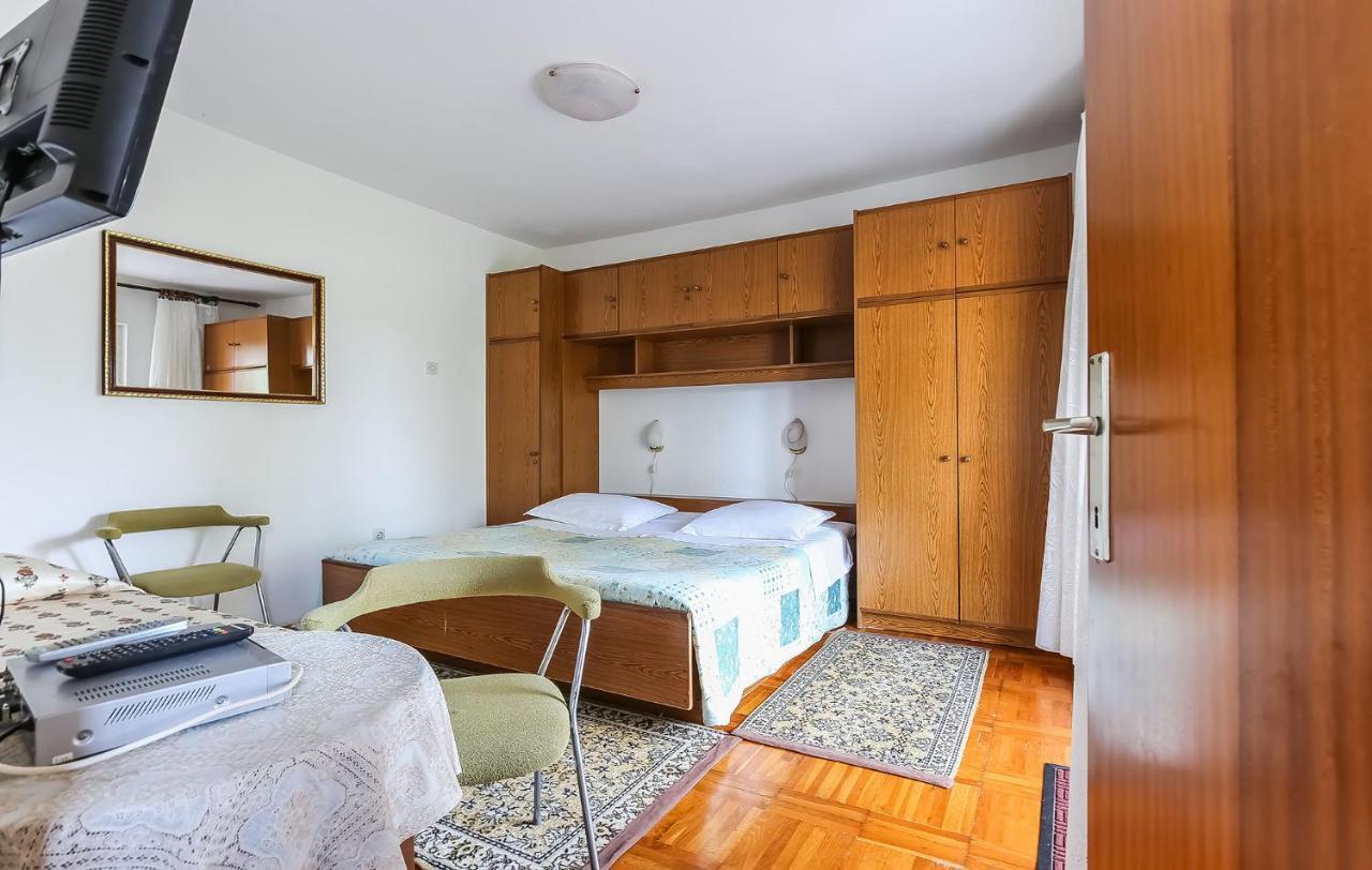 Ana Apartment โปเรช ภายนอก รูปภาพ