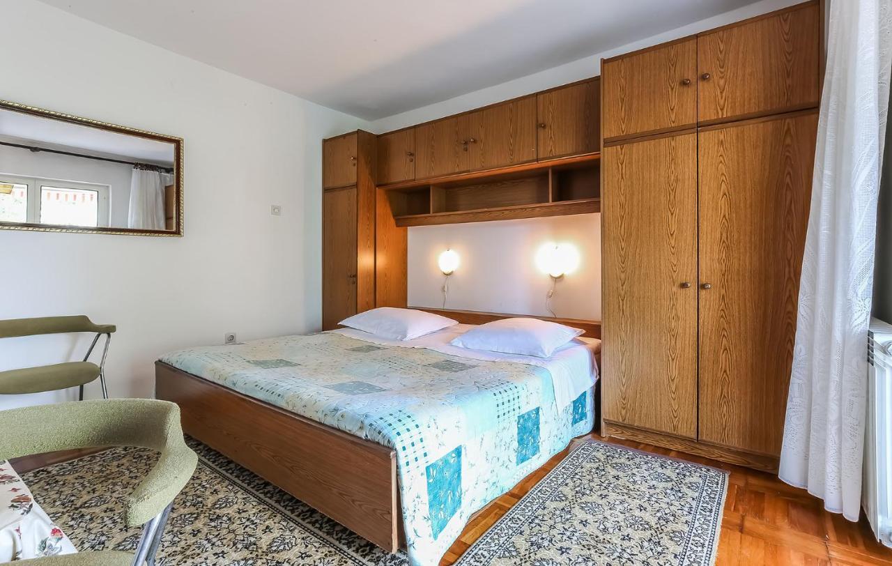 Ana Apartment โปเรช ภายนอก รูปภาพ